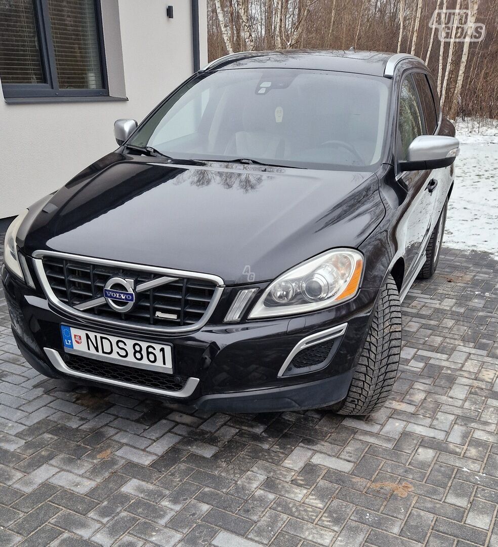 Volvo XC60 2011 y Off-road / Crossover