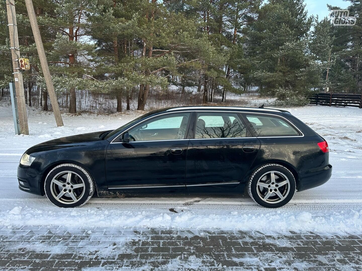 Audi A6 2010 m Universalas