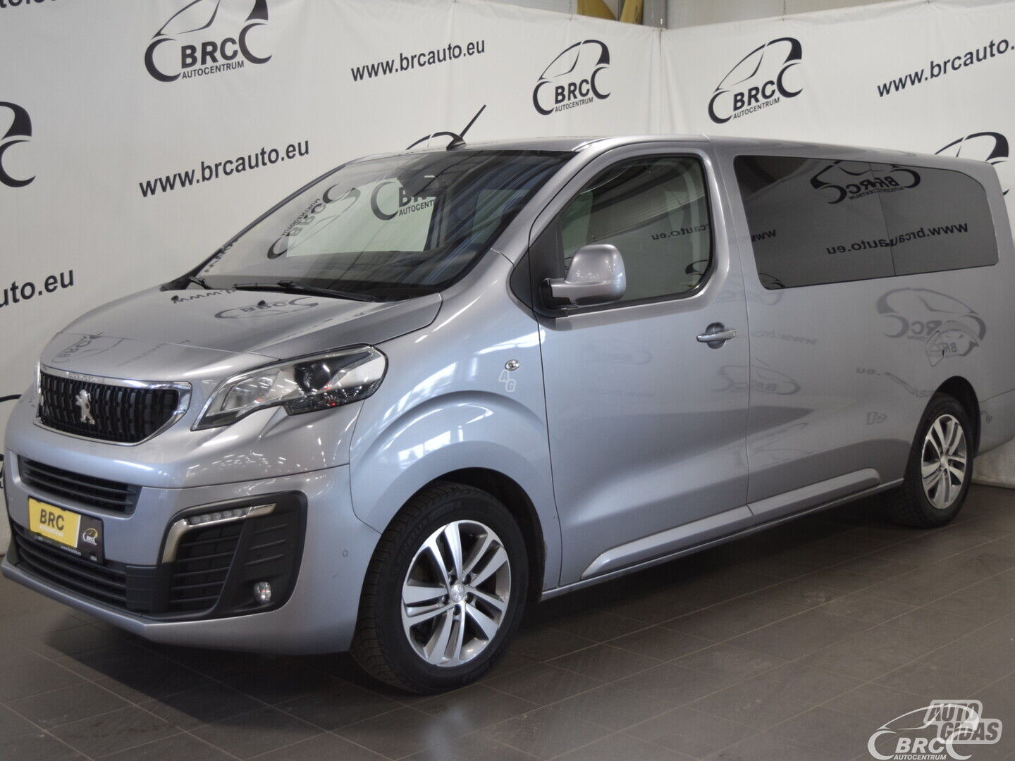 Peugeot Traveller 7 seats A/T 2020 y