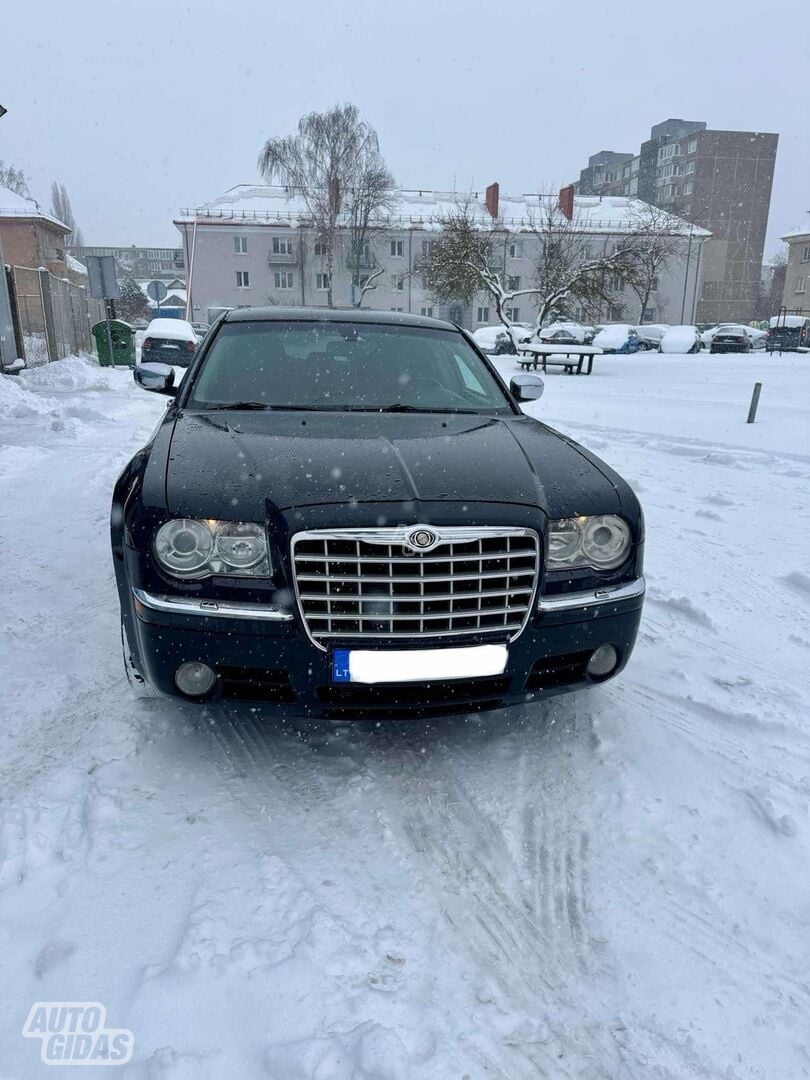 Chrysler 300C 2007 m dalys