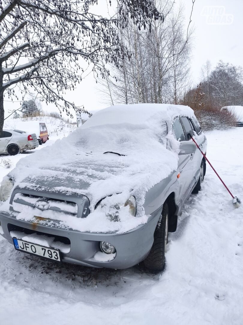 Hyundai Santa Fe 2005 y Off-road / Crossover