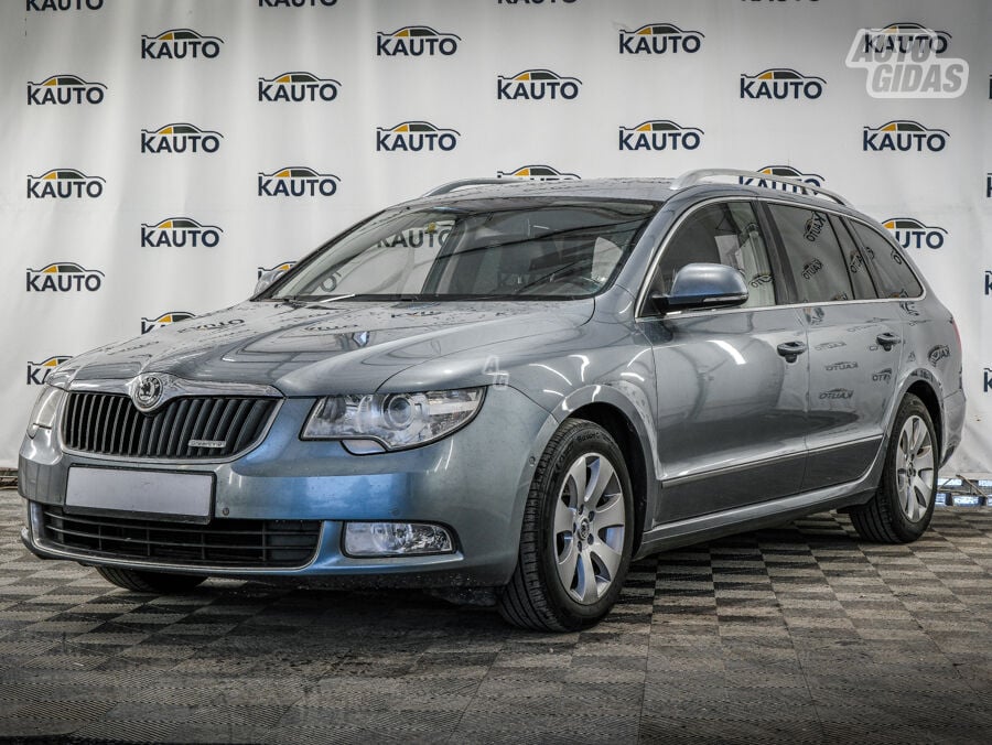 Skoda Superb 2013 m Universalas