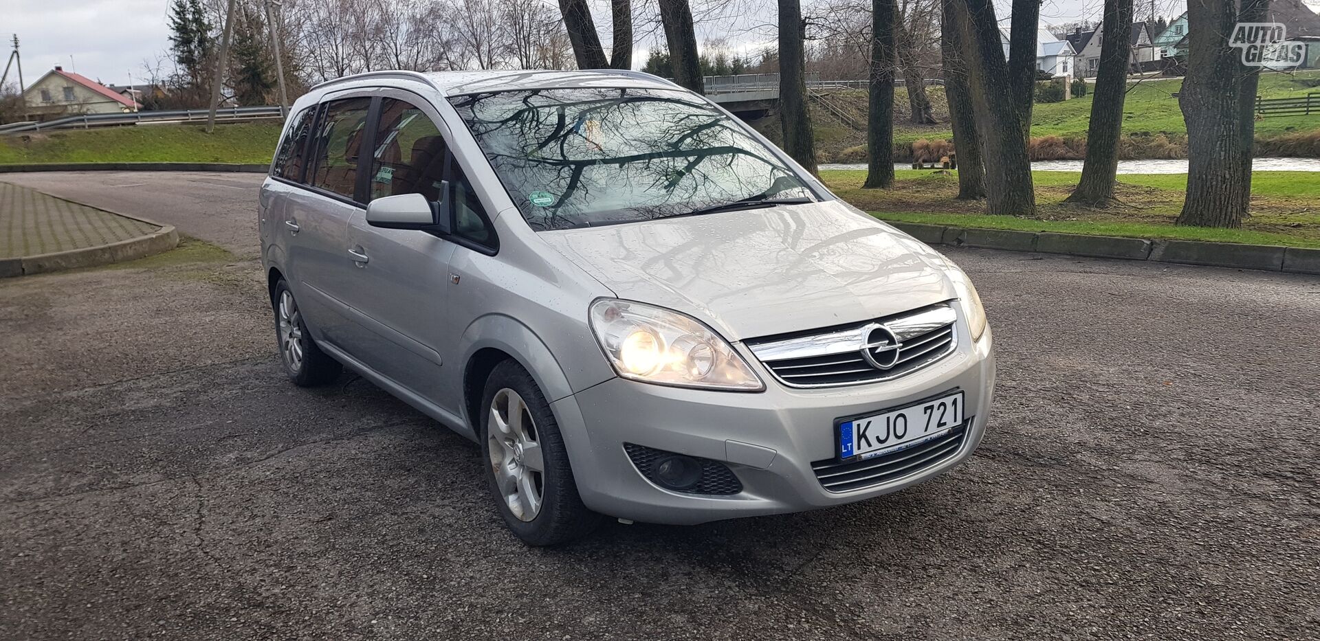 Opel Zafira 2008 г Минивэн