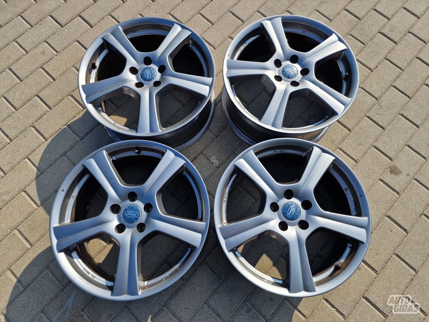 Ford C-Max, Focus, Kuga, Galaxy light alloy R18 rims