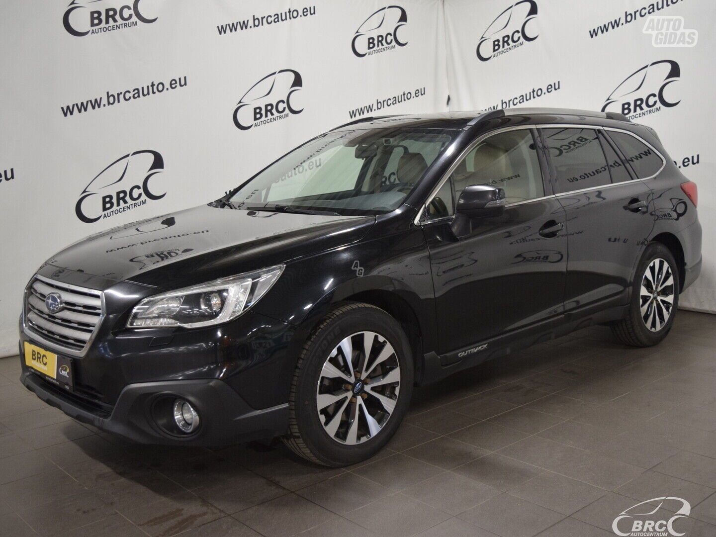 Subaru Legacy Outback A/T 2015 m