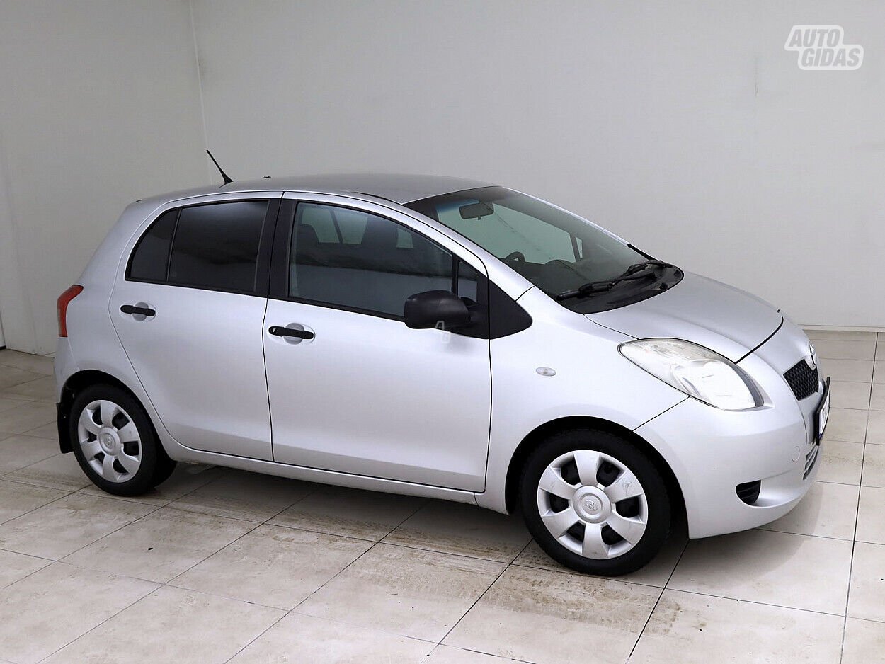 Toyota Yaris 2006 г Хэтчбек