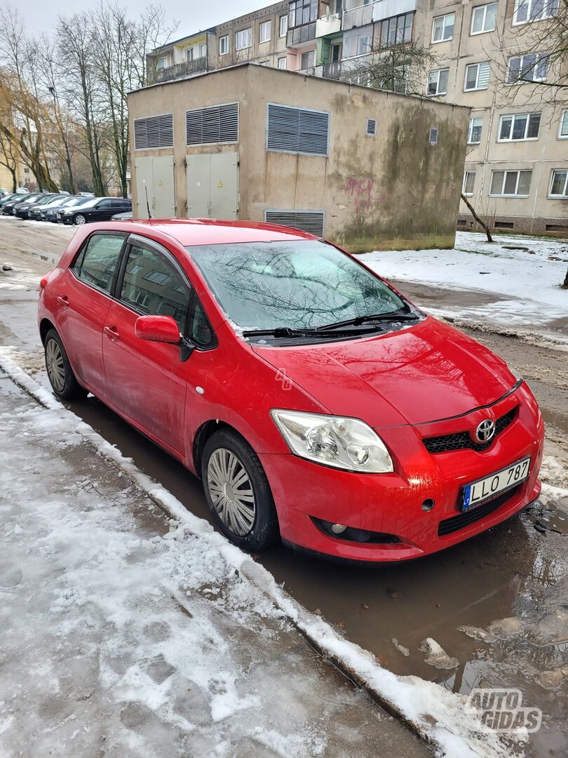 Toyota Auris D4d 2009 г