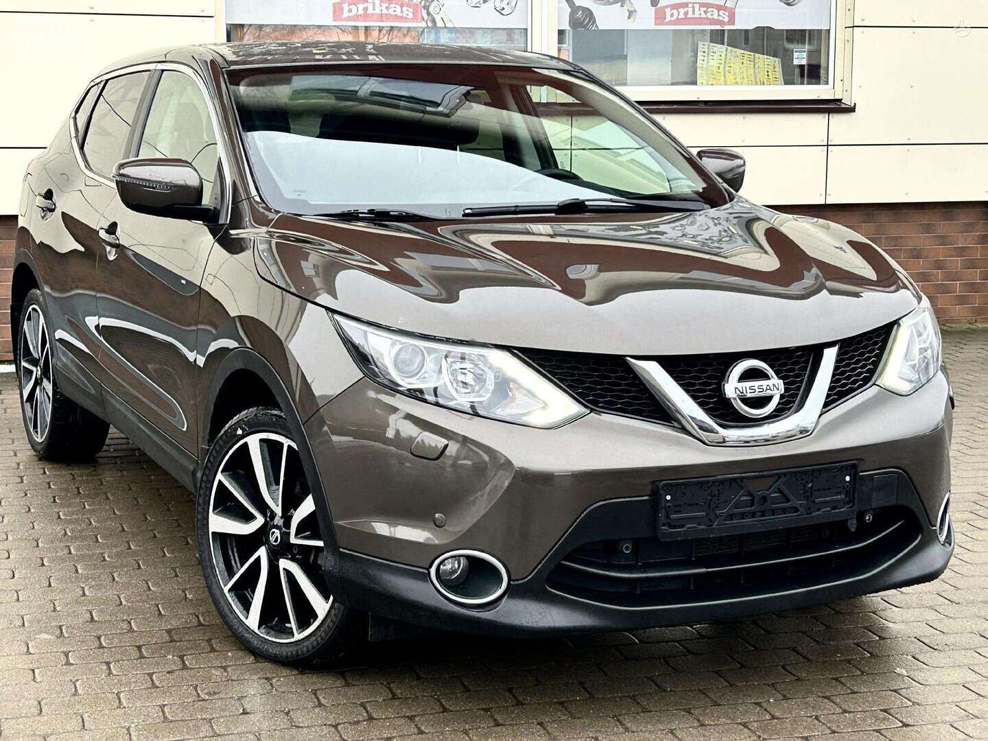 Nissan Qashqai 2015 y Off-road / Crossover