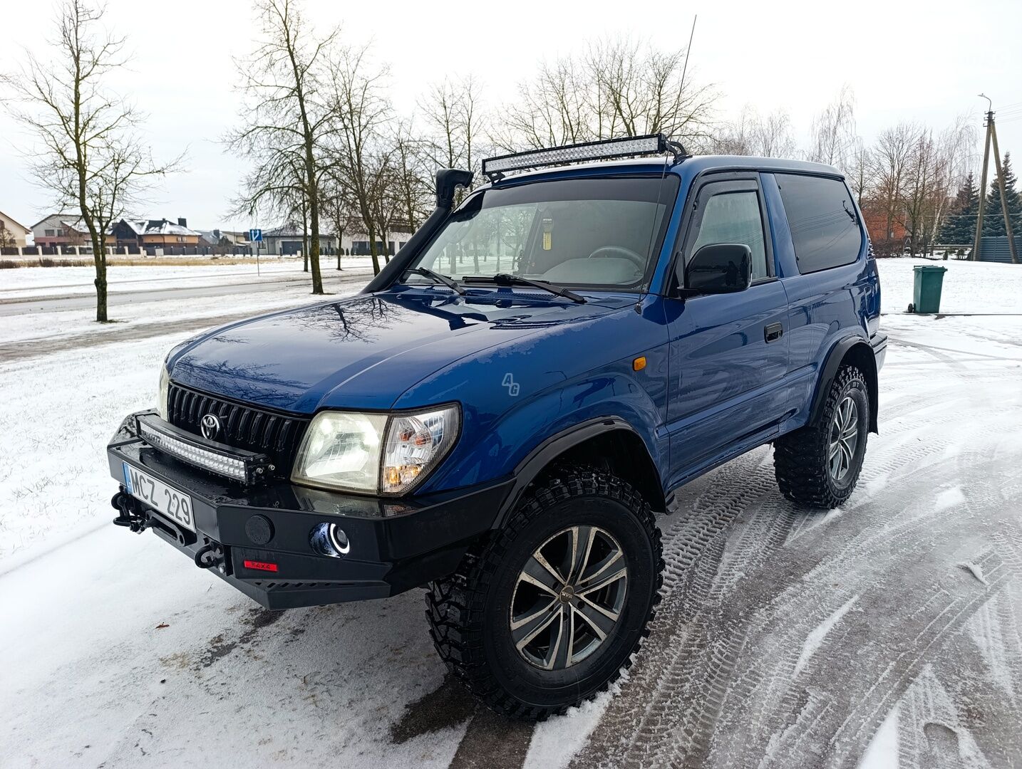 Toyota Land Cruiser 2000 m Visureigis / Krosoveris