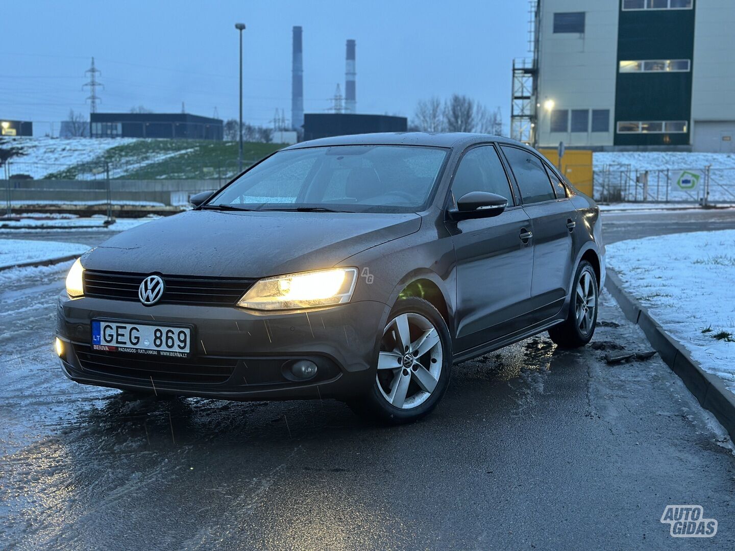 Volkswagen Jetta 2012 г Седан