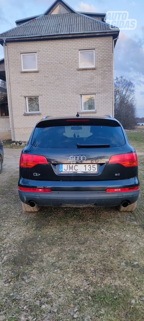 Audi Q7 2007 г Внедорожник / Кроссовер