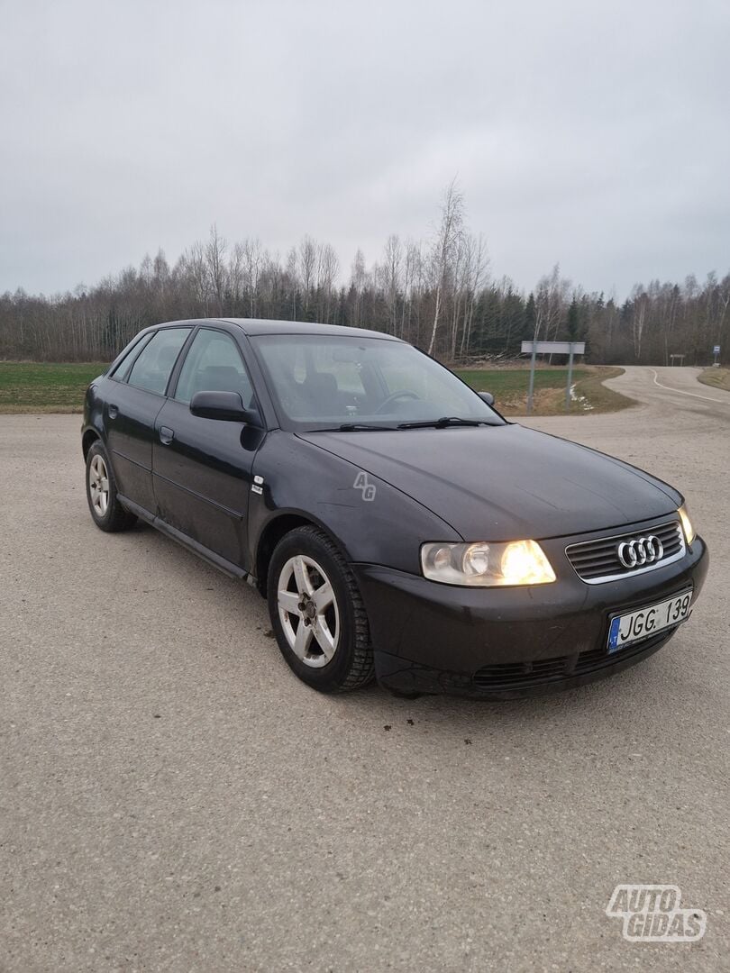 Audi A3 2000 m Hečbekas