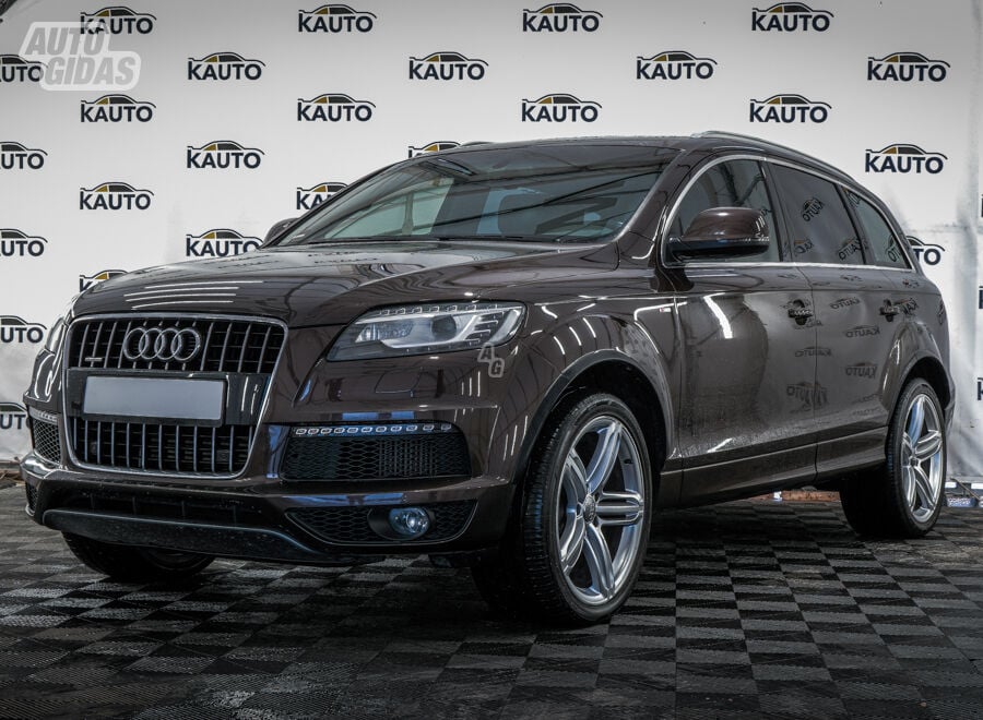 Audi Q7 2010 y Off-road / Crossover