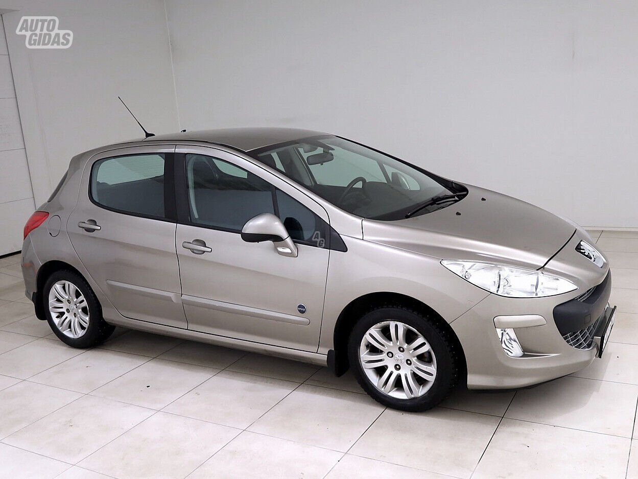 Peugeot 308 2011 г Хэтчбек