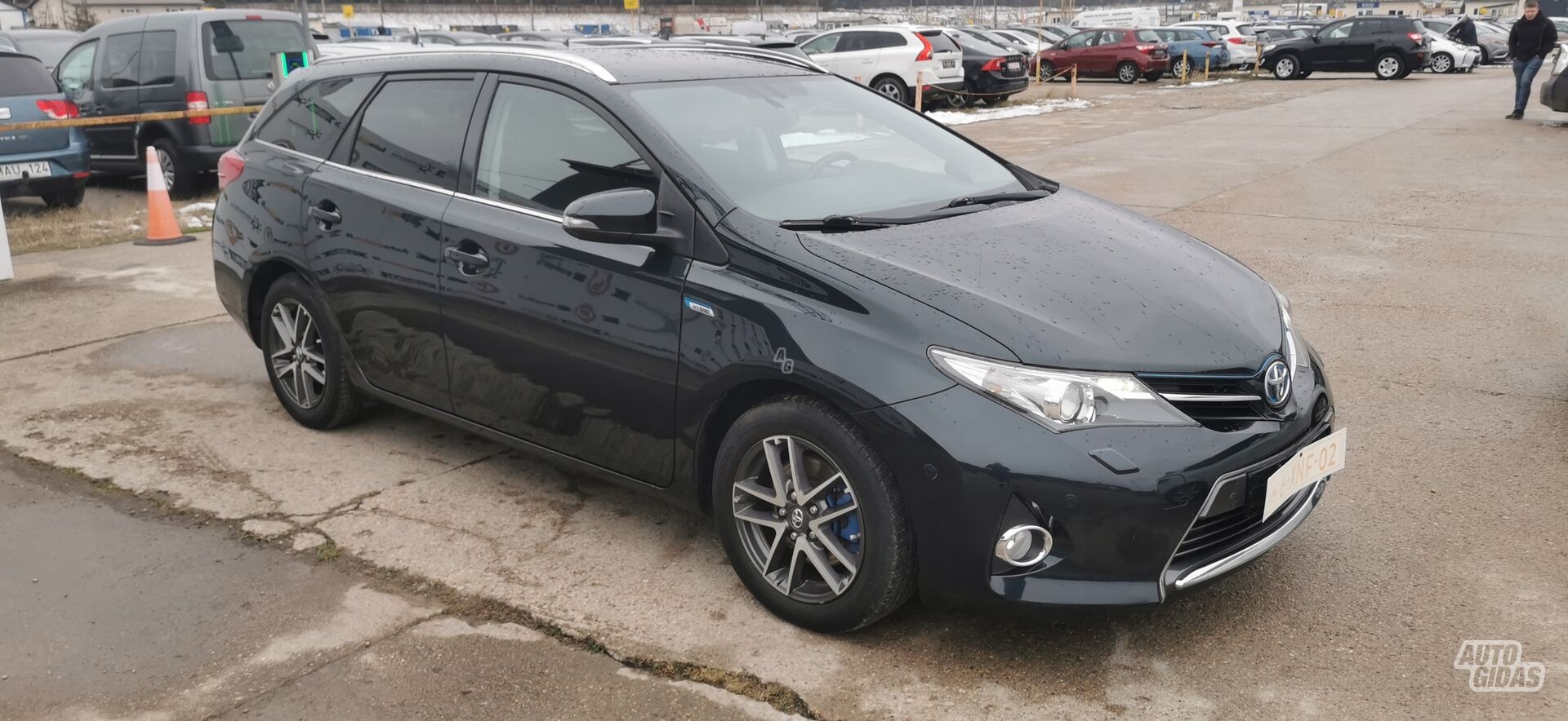 Toyota Auris 2014 y Wagon