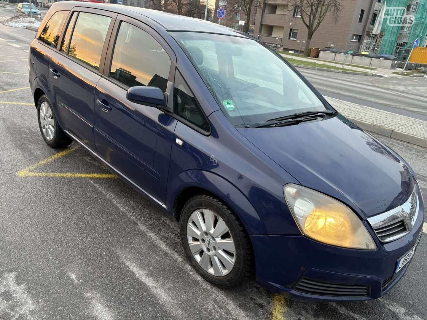 Opel Zafira 2005 m Vienatūris