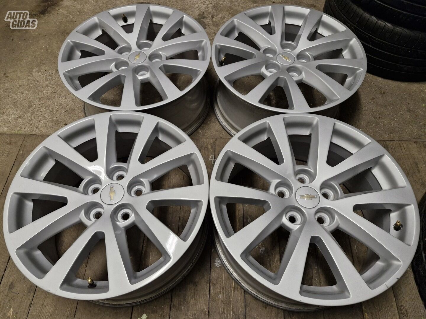 Chevrolet light alloy R18 rims