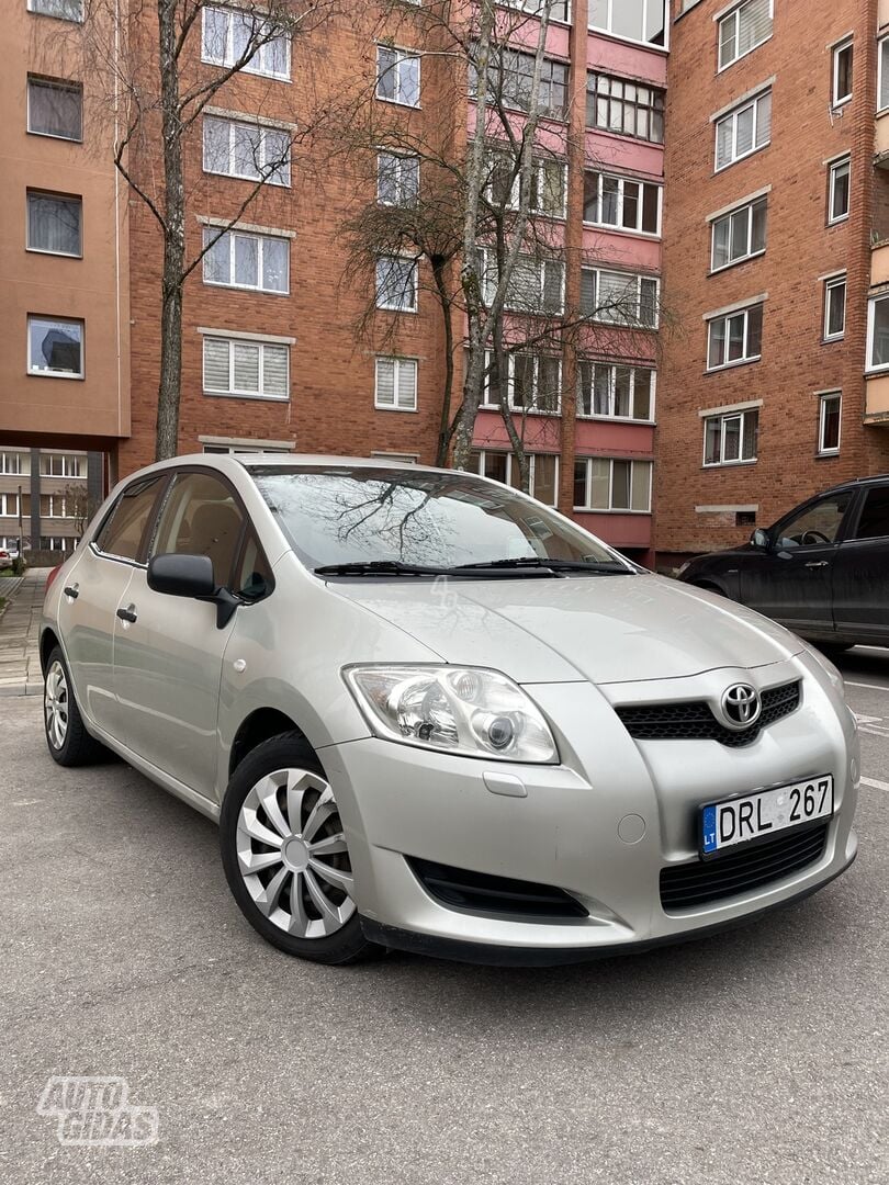 Toyota Auris 2008 y Hatchback