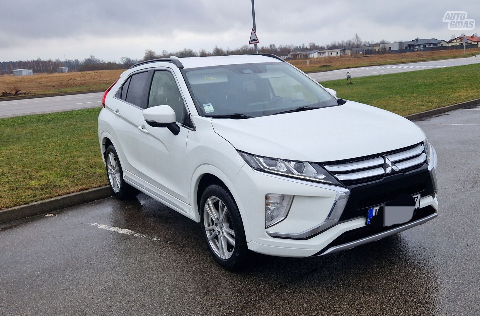 Mitsubishi Eclipse Cross 2019 y Off-road / Crossover