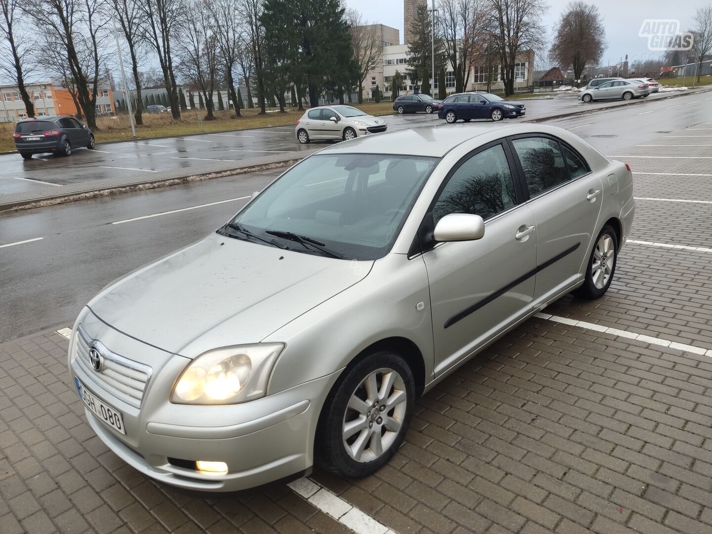 Toyota Avensis 2005 y Hatchback