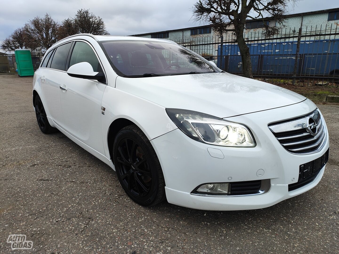 Opel Insignia 2010 г Универсал