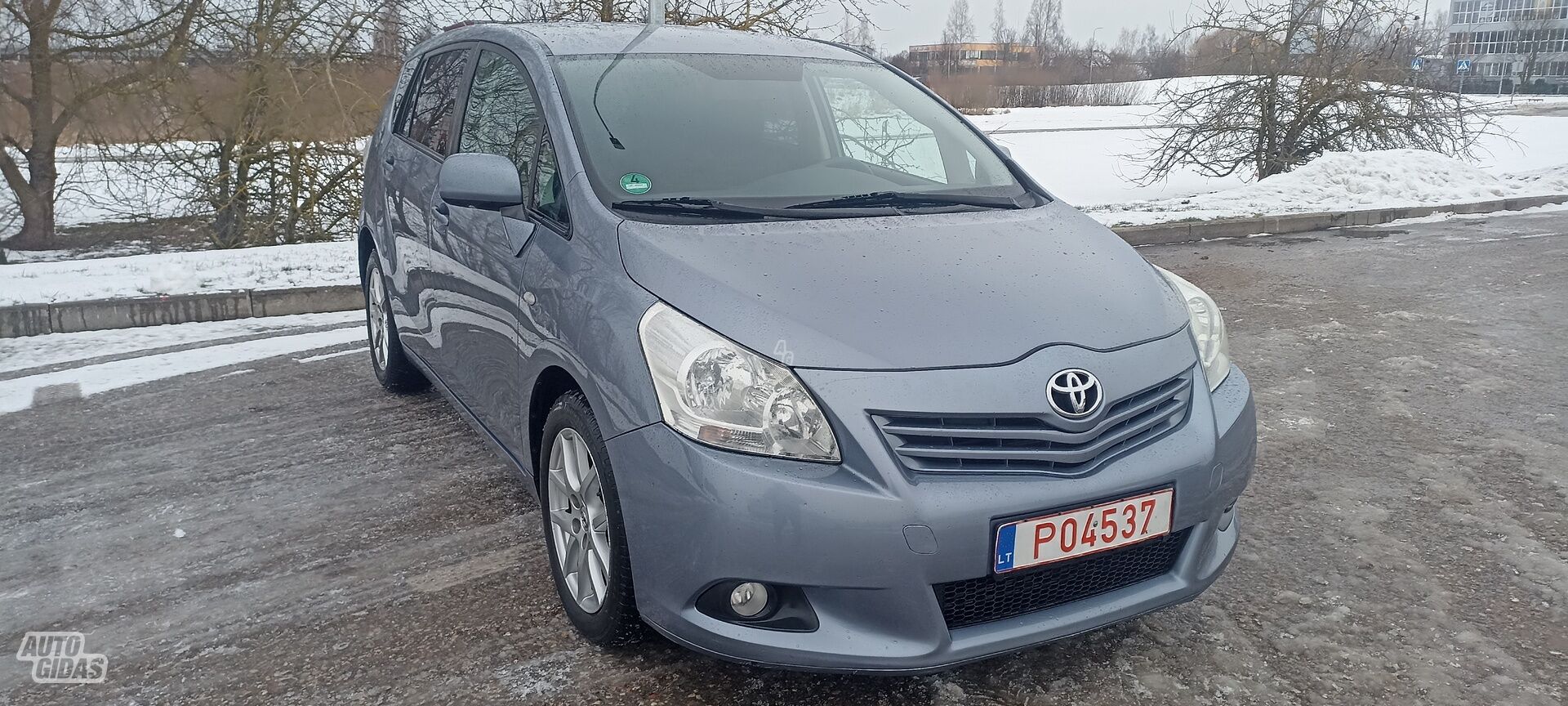 Toyota Verso 2009 г Минивэн