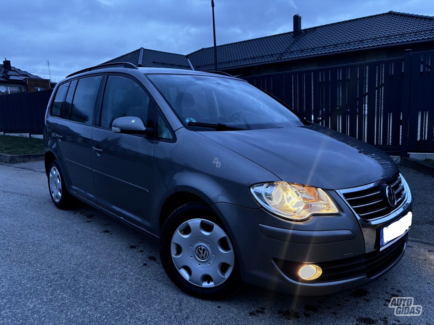 Volkswagen Touran 2008 г Минивэн