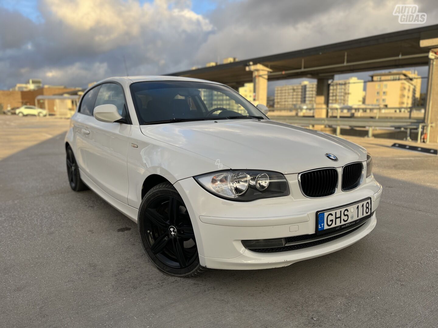 Bmw 120 2009 г Хэтчбек