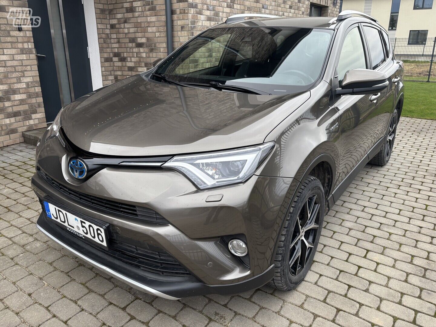 Toyota RAV4 HYBRID 2016 г