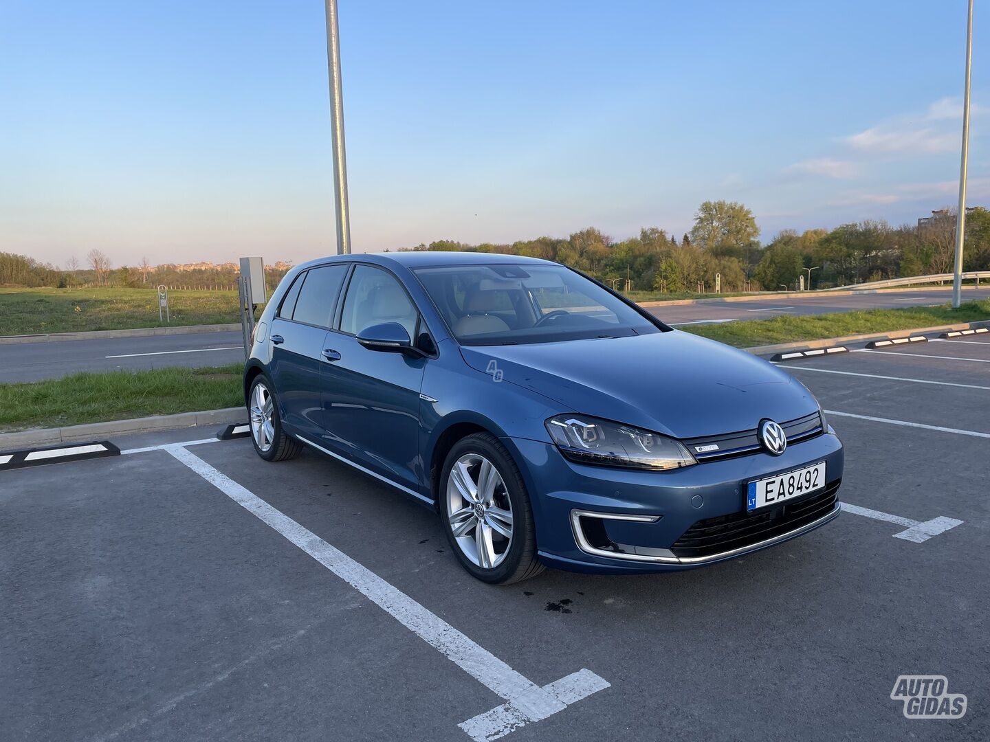 Volkswagen e-Golf 2015 г Хэтчбек