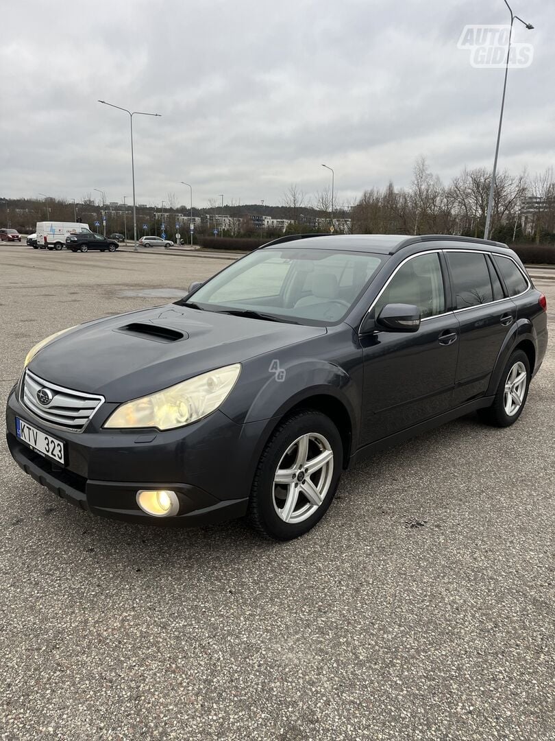 Subaru OUTBACK 2010 m Universalas