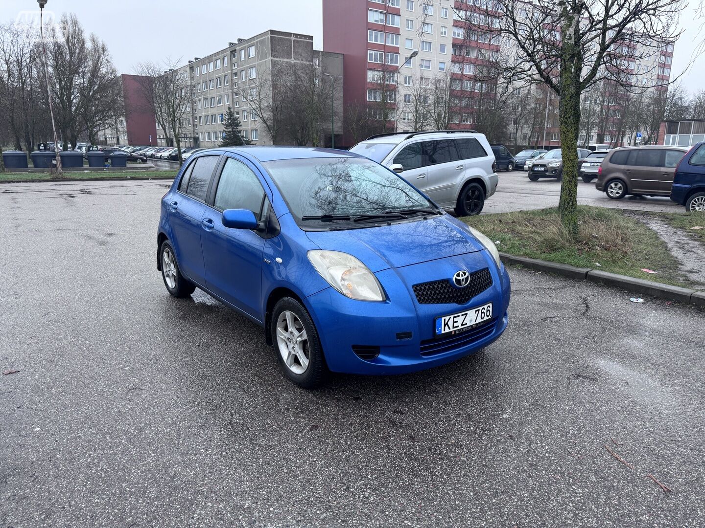 Toyota Yaris 2008 y Hatchback