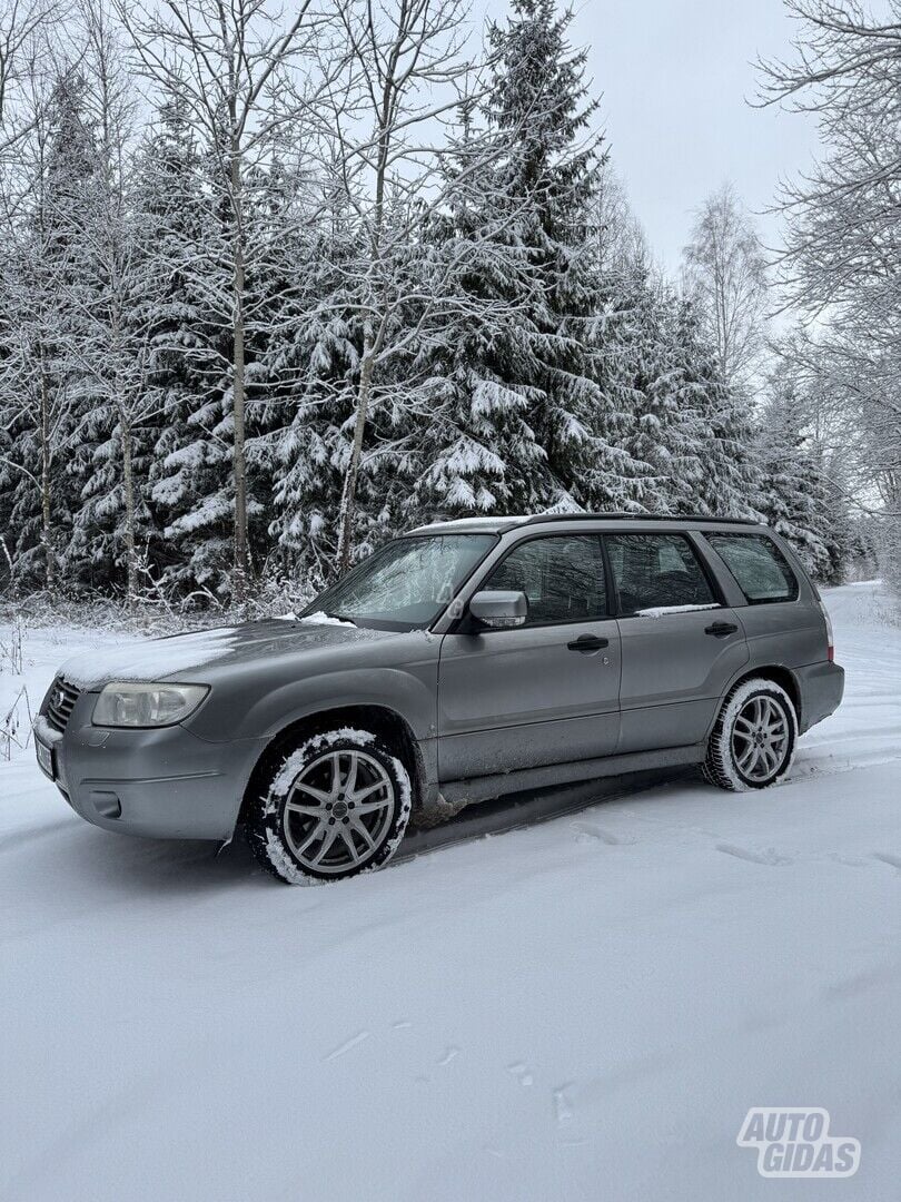 Subaru Forester 2006 m Hečbekas