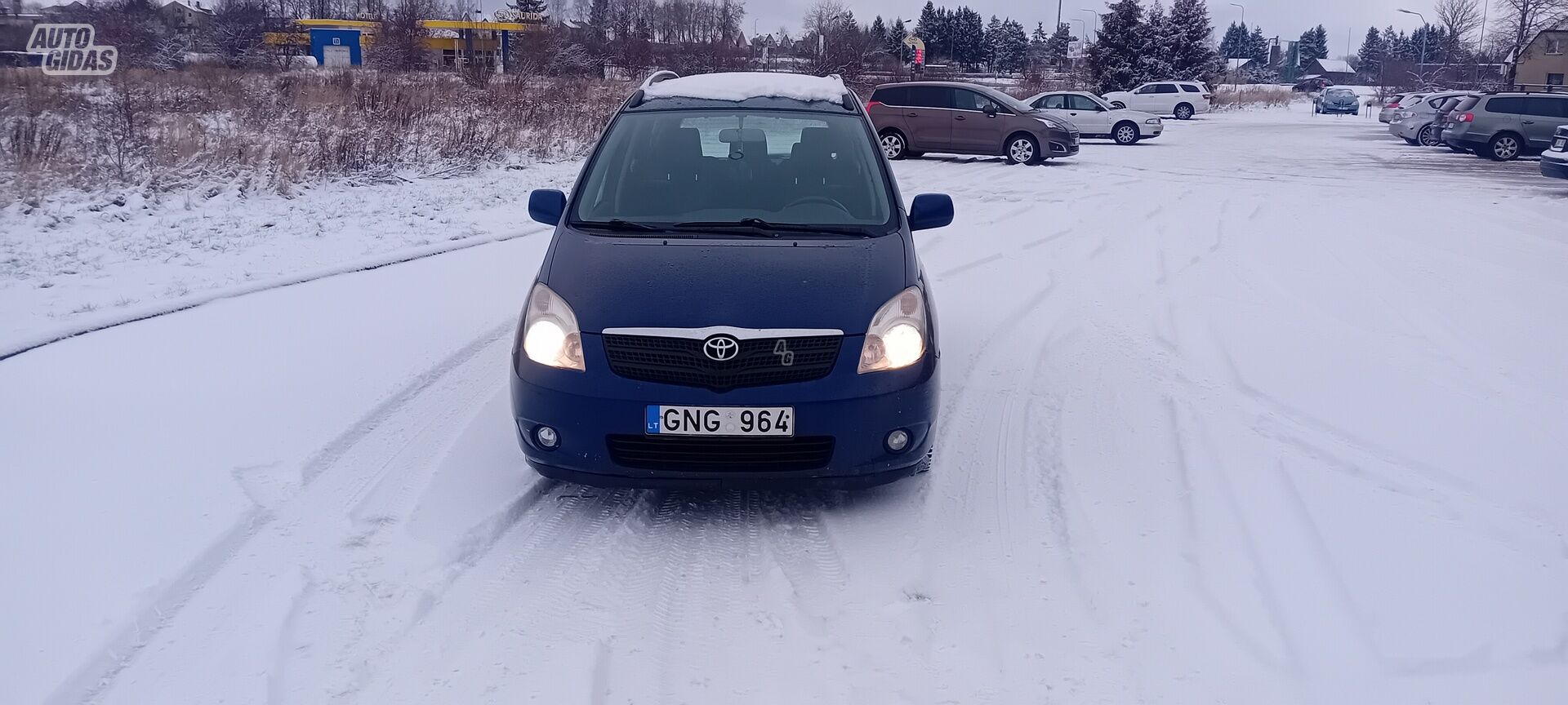 Toyota Corolla Verso 2002 г Минивэн