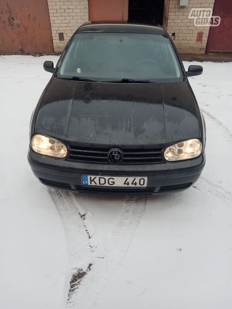 Volkswagen Golf 1999 m Hečbekas