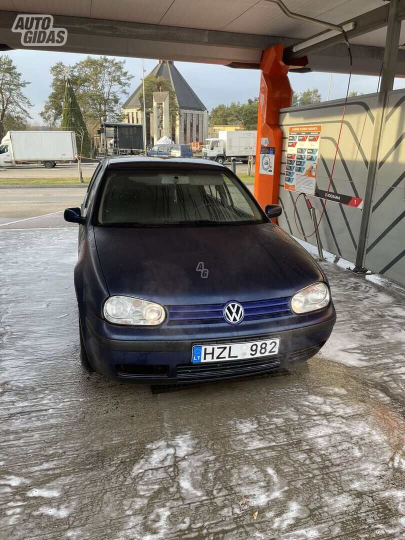 Volkswagen Golf 2000 г Хэтчбек