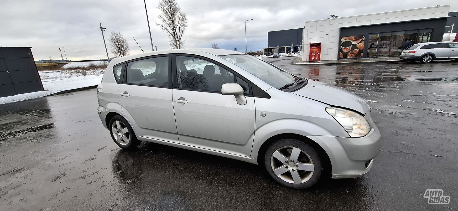 Toyota Corolla Verso 2006 г Минивэн