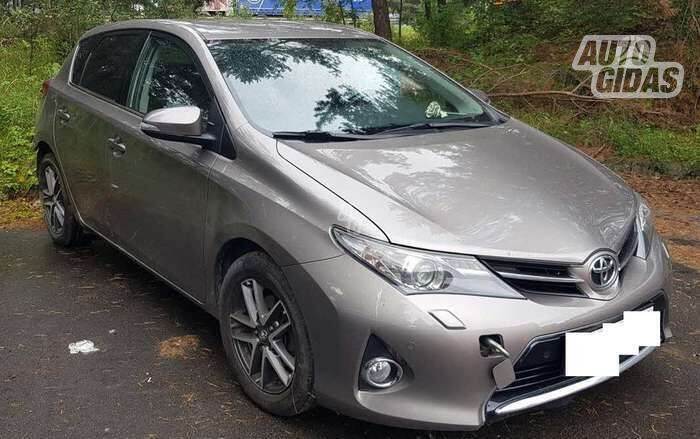 Toyota Auris 2014 m dalys