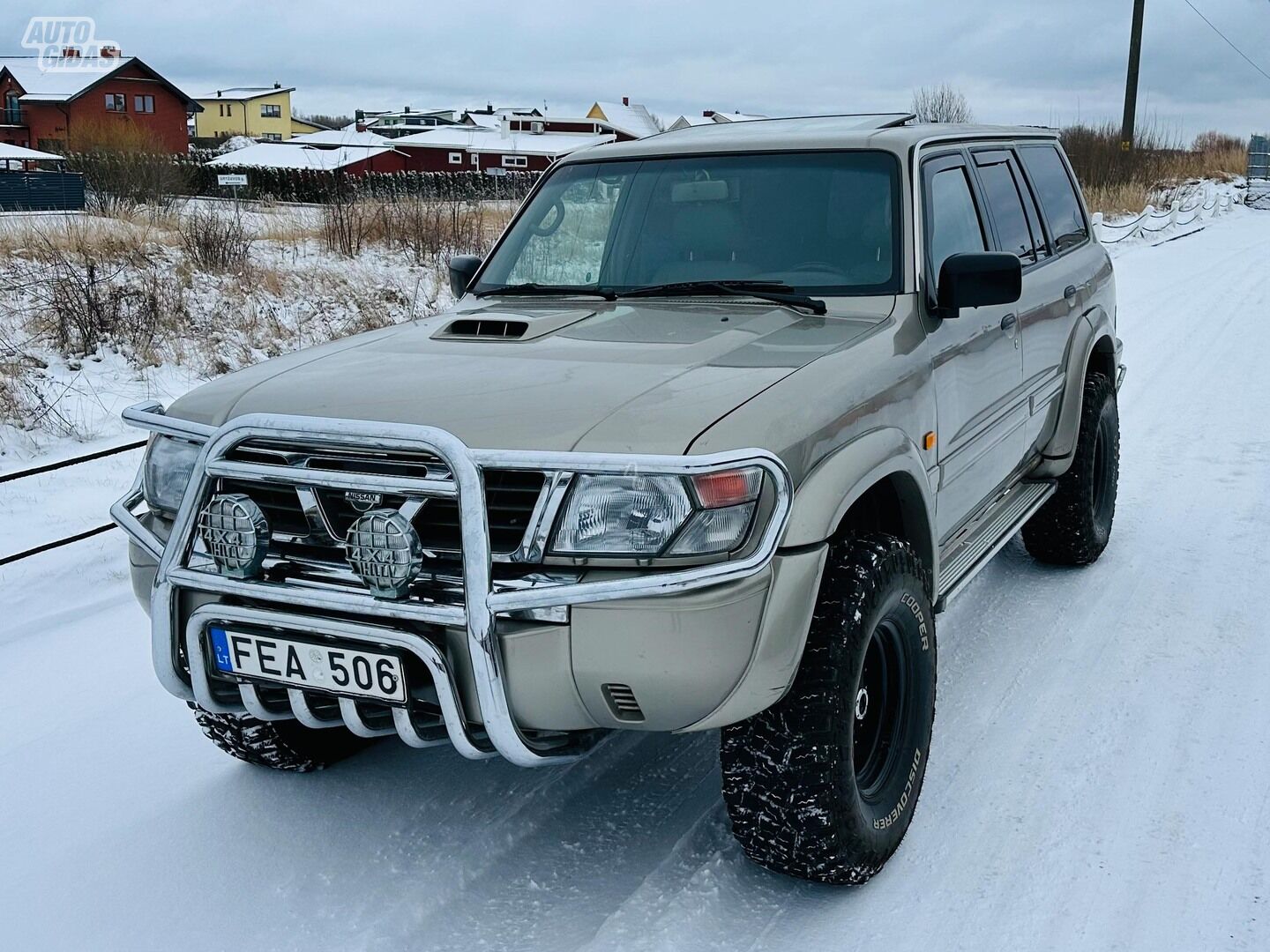 Nissan Patrol 2000 m Visureigis / Krosoveris