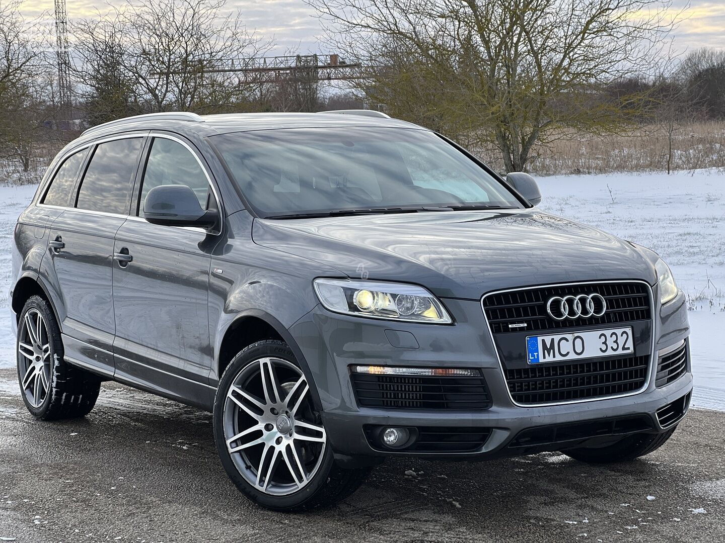 Audi Q7 2008 г Внедорожник / Кроссовер