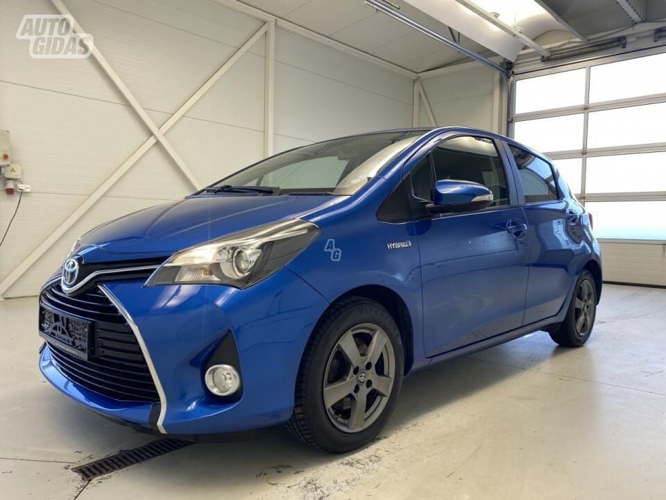 Toyota Yaris 2016 г Хэтчбек