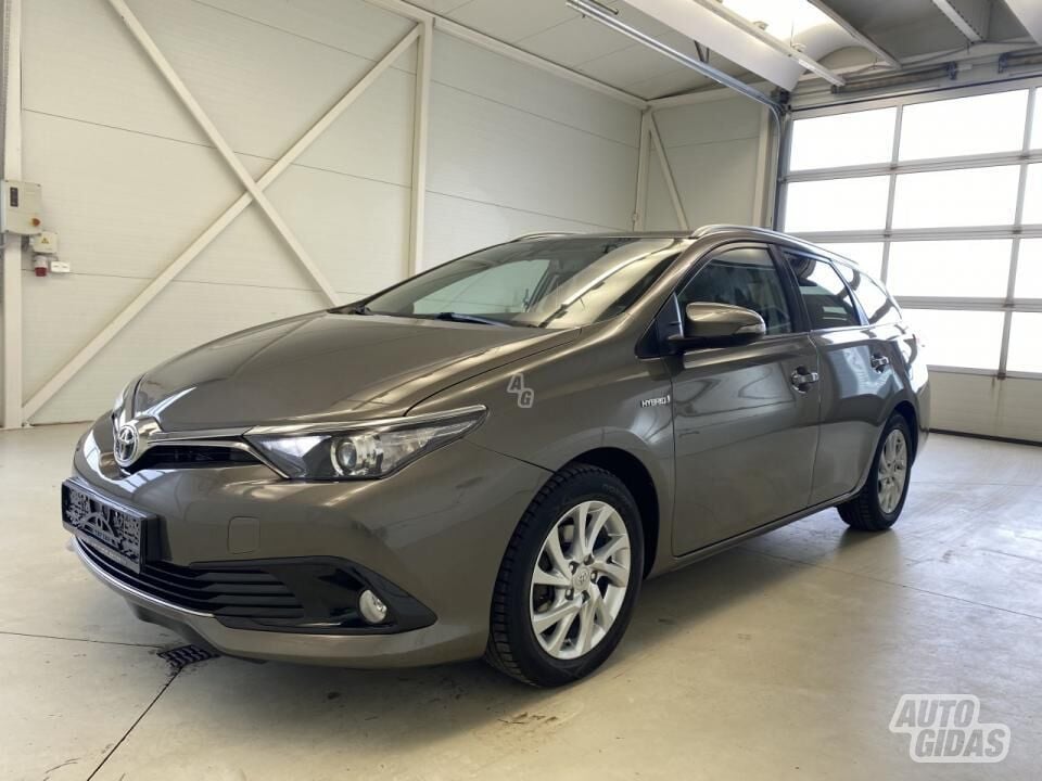 Toyota Auris 2016 г Универсал