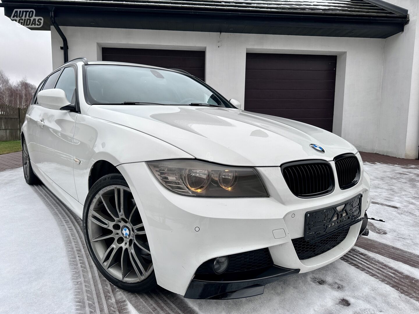 Bmw 320 2011 m Universalas