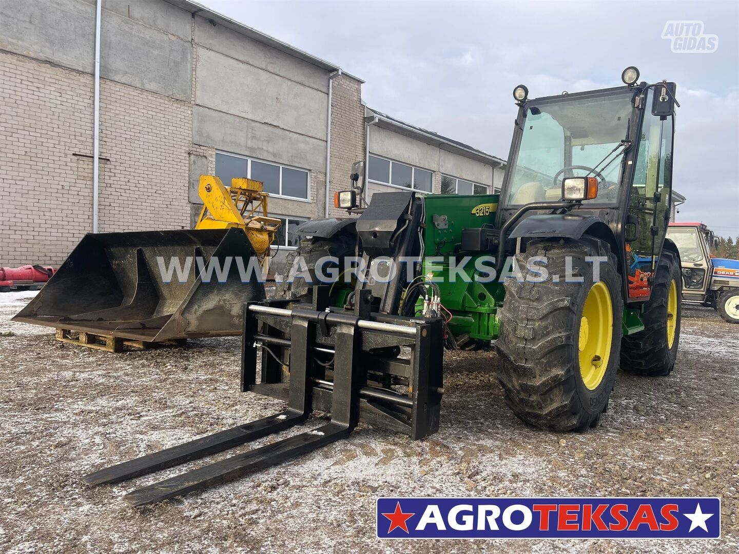 John deere 3215 TELESKOPINIS KR 2006 m Traktorius