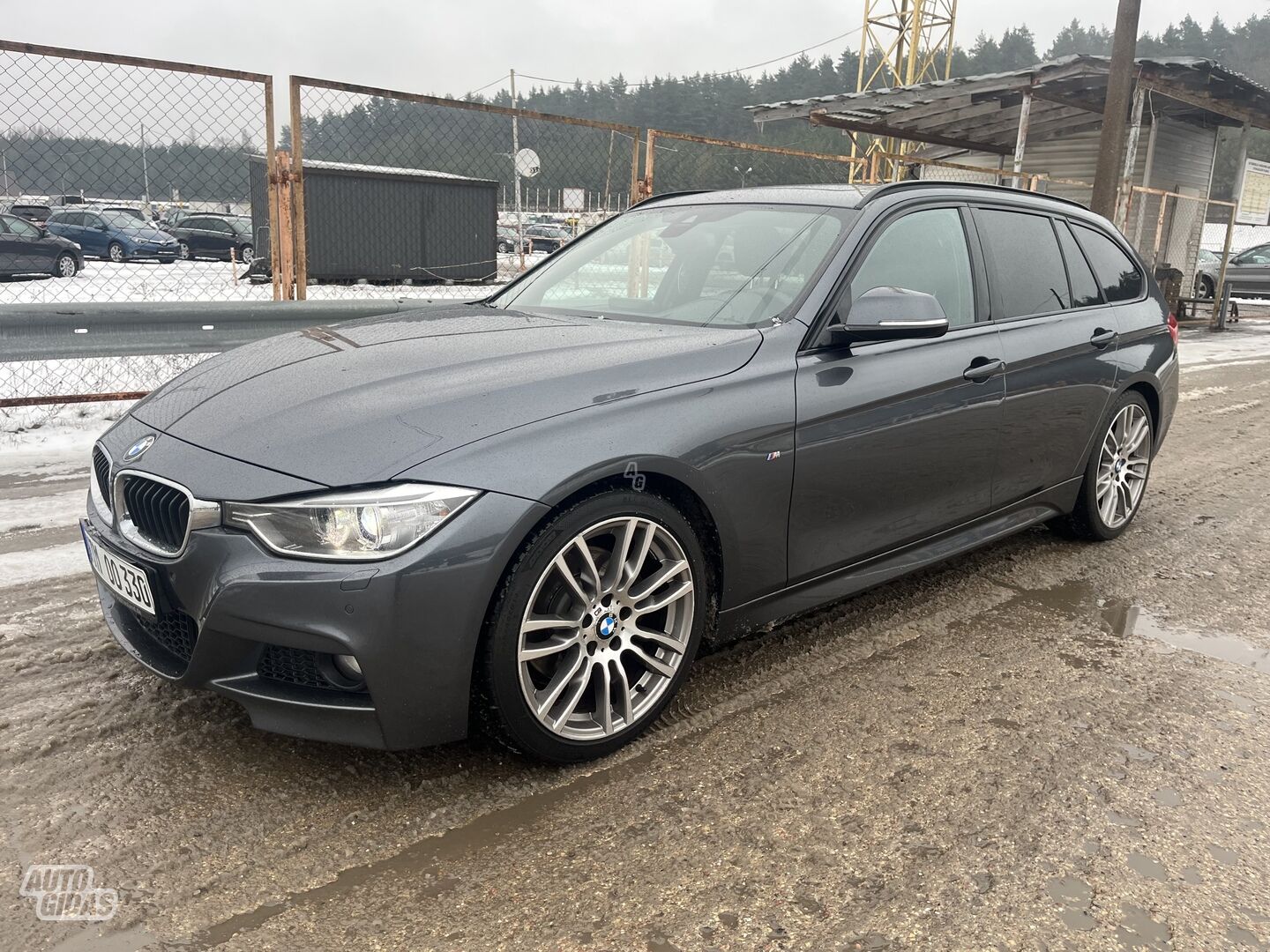 Bmw 330 2014 m Universalas