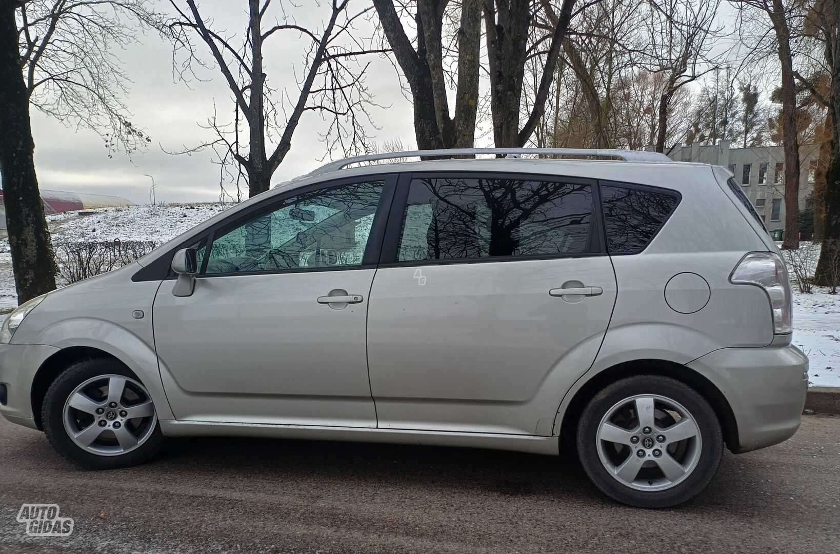 Toyota Corolla Verso 2008 г Минивэн