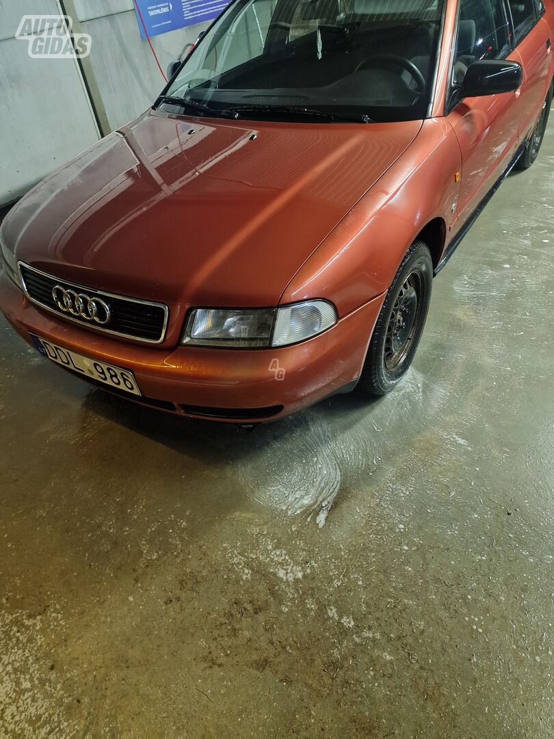 Audi A4 1995 y Sedan