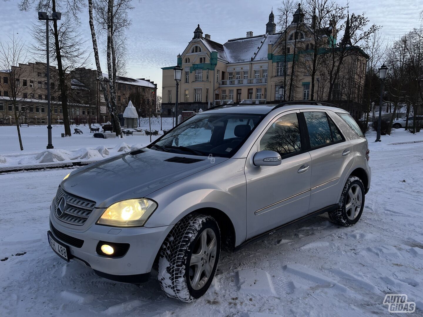 Mercedes-Benz ML 320 2006 г Внедорожник / Кроссовер