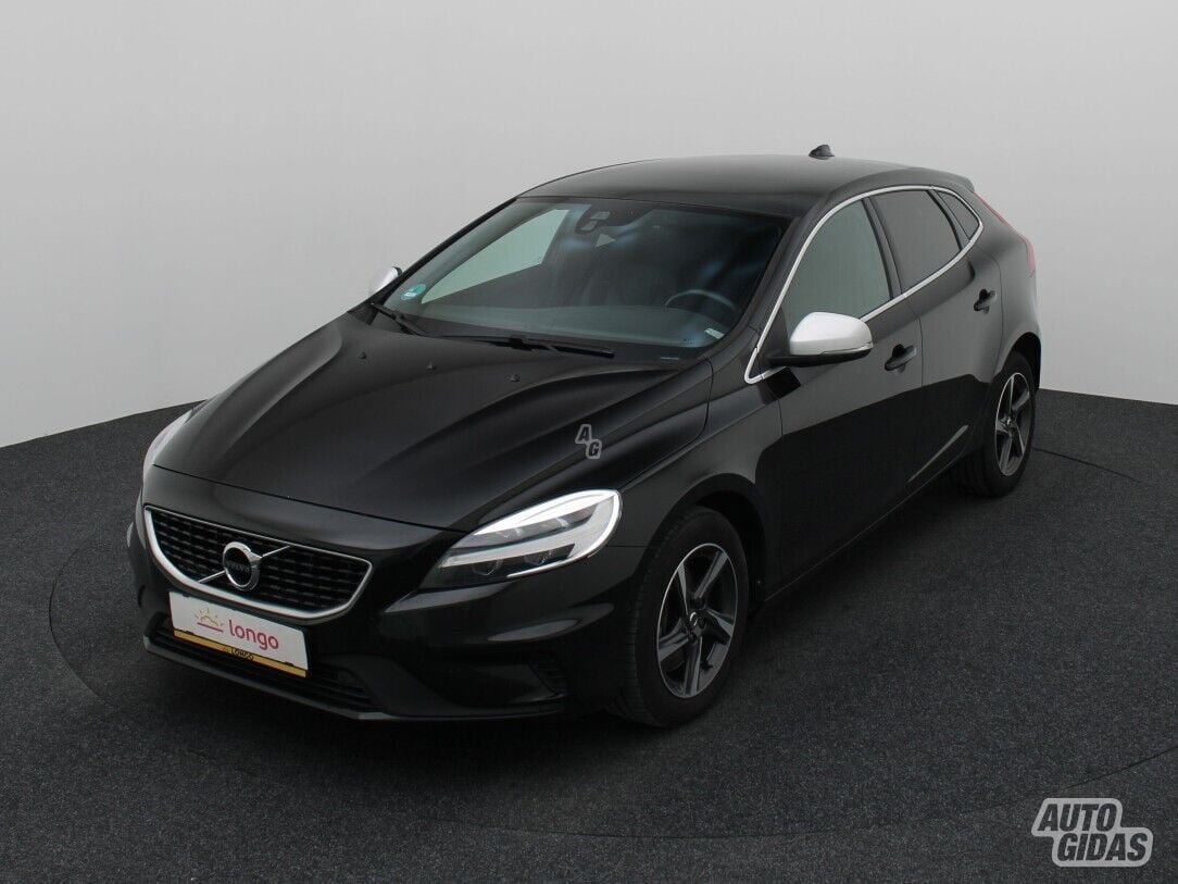 Volvo V40 2018 г Хэтчбек