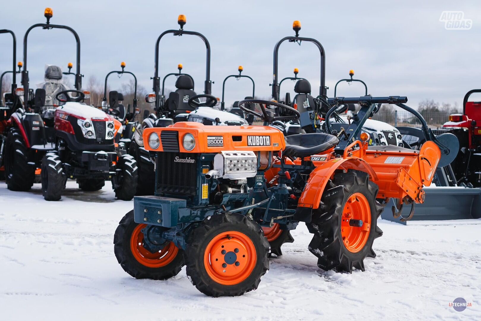 Kubota B-5000 1977 m Traktorius